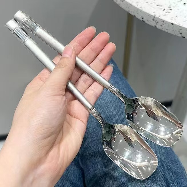 1把不锈钢灯笼勺